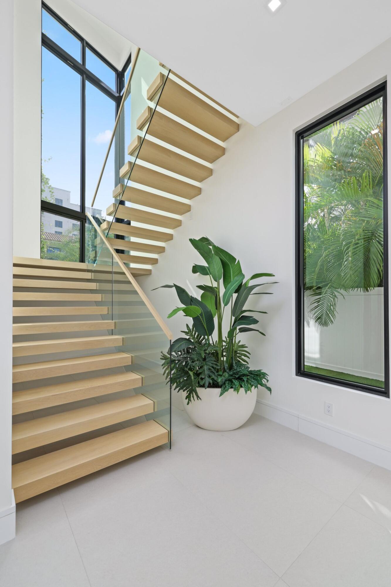 KINGS COURT - Residential