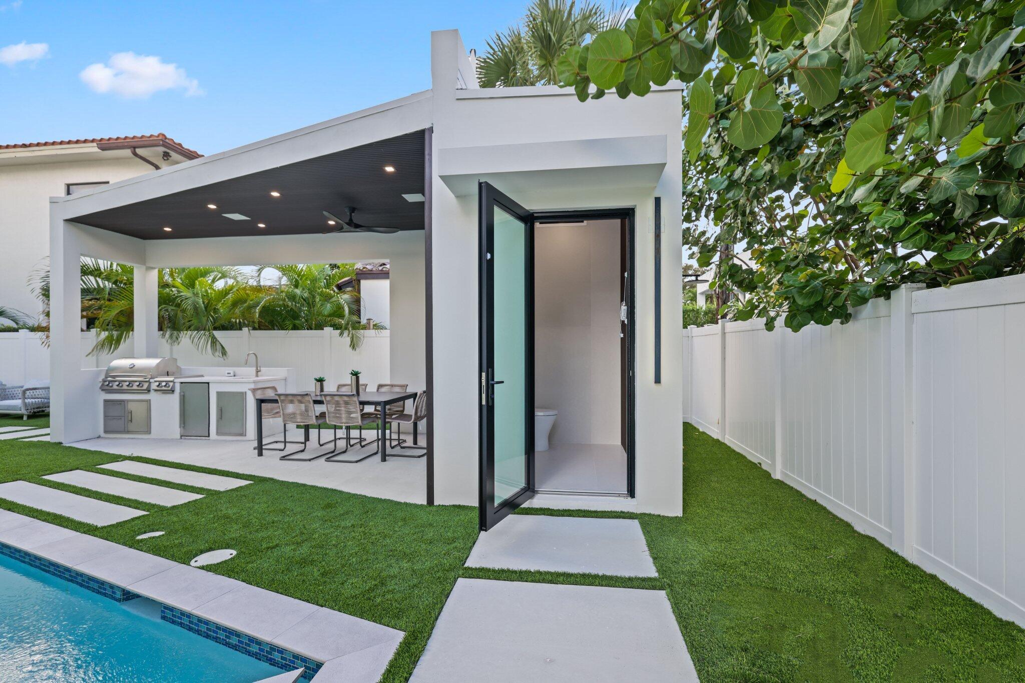 KINGS COURT - Residential