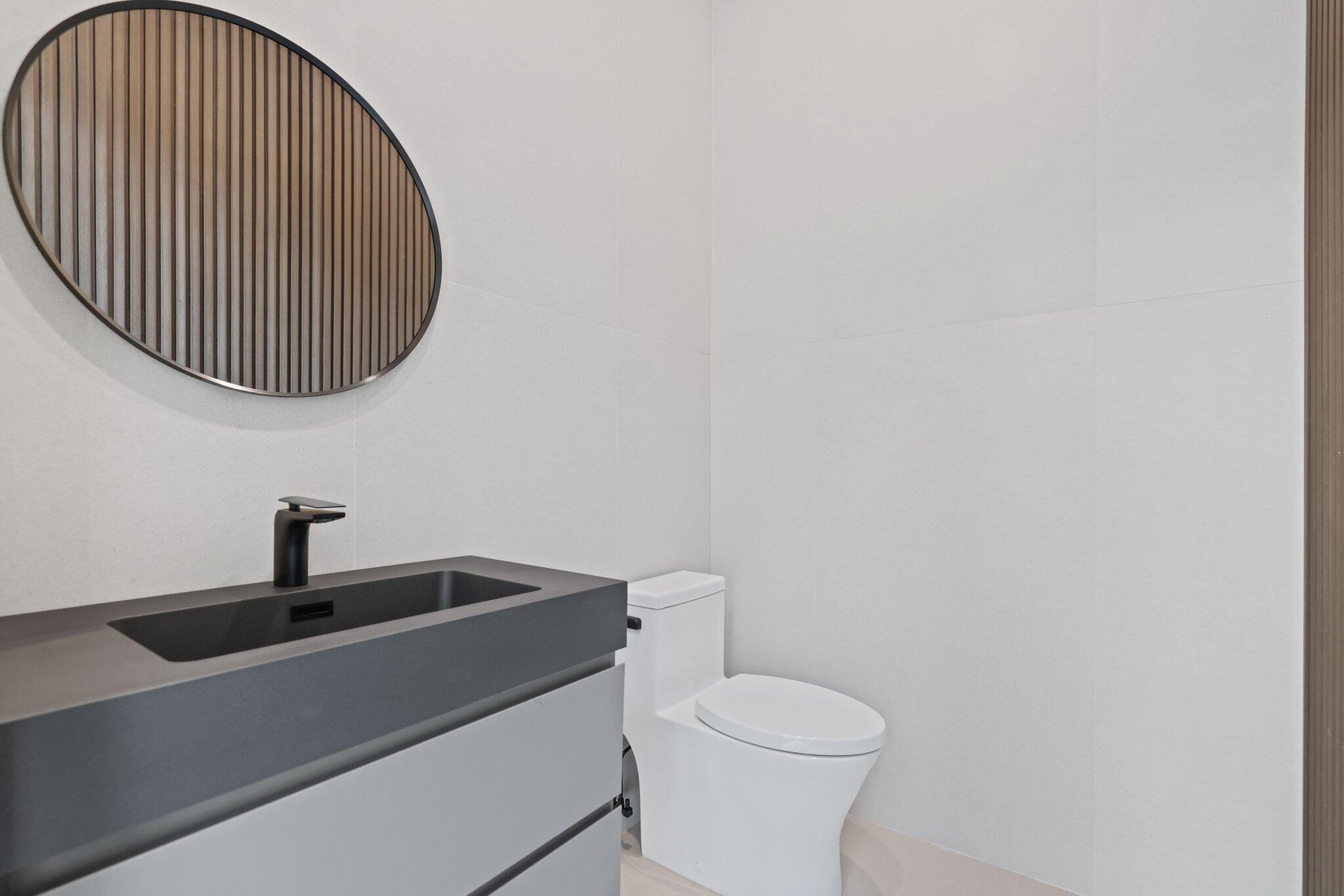 KINGS COURT - Residential