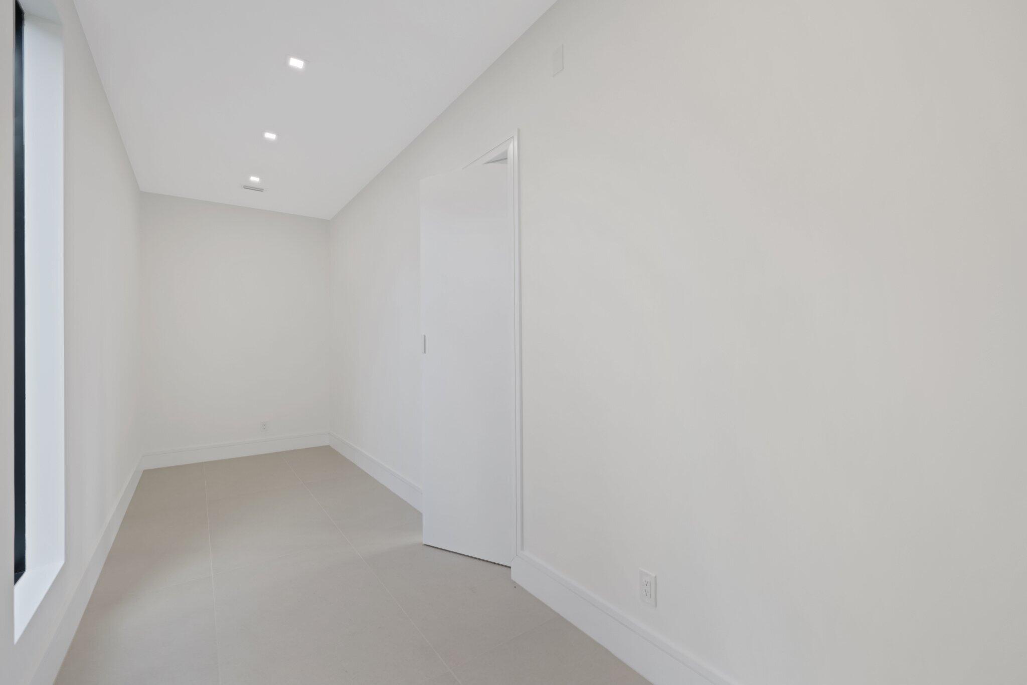 KINGS COURT - Residential