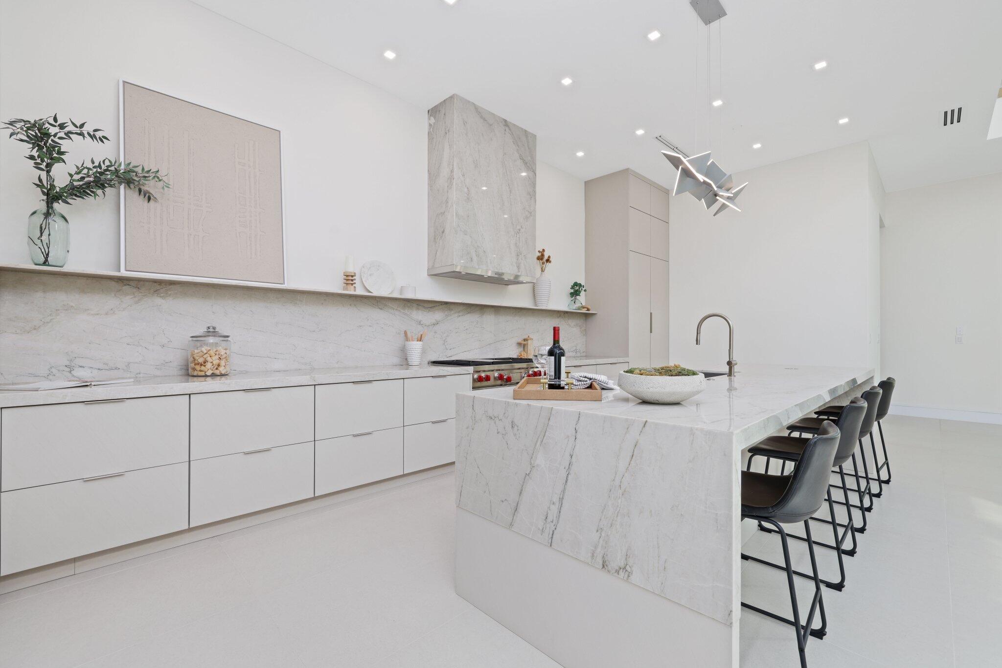 KINGS COURT - Residential