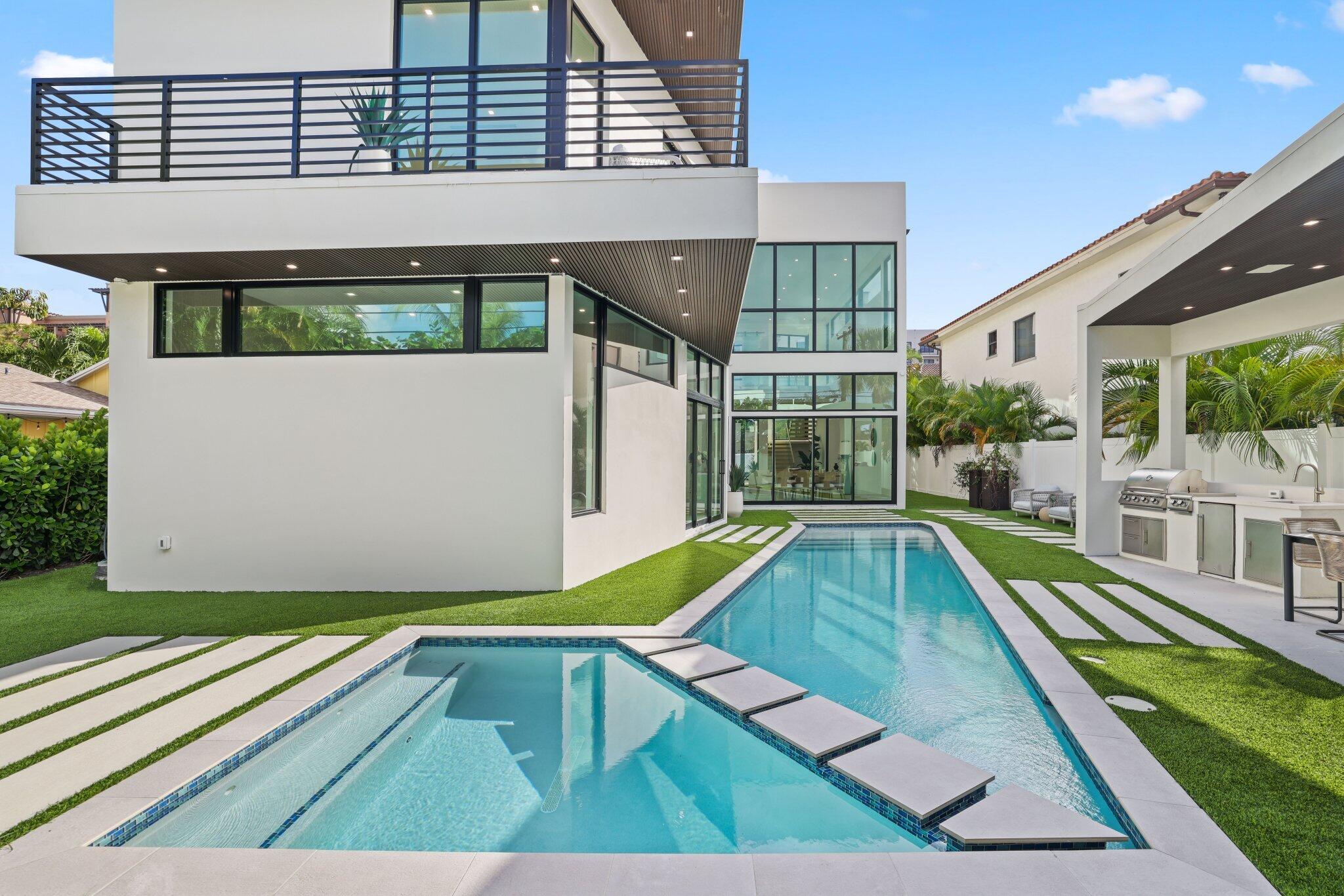 KINGS COURT - Residential