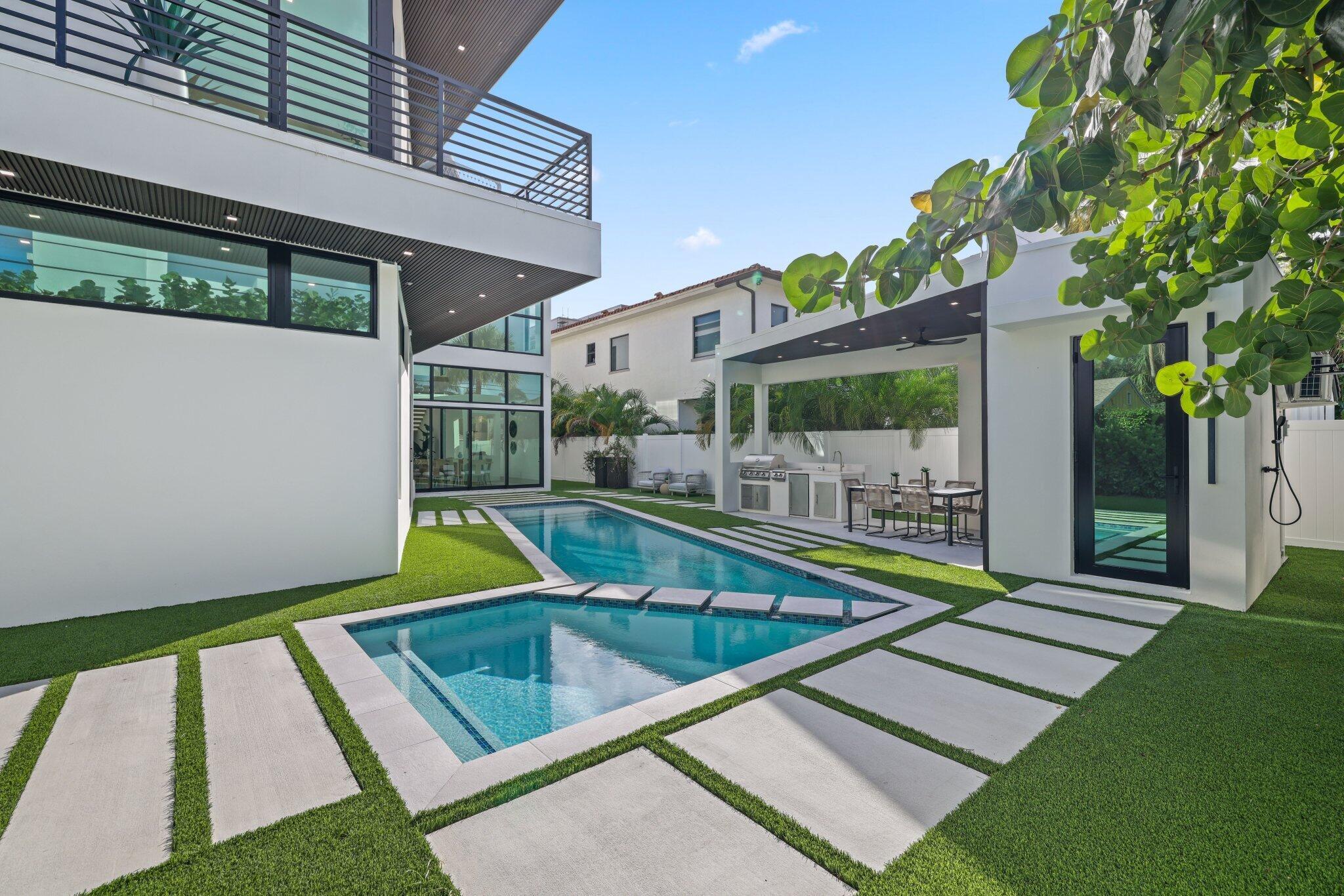 KINGS COURT - Residential