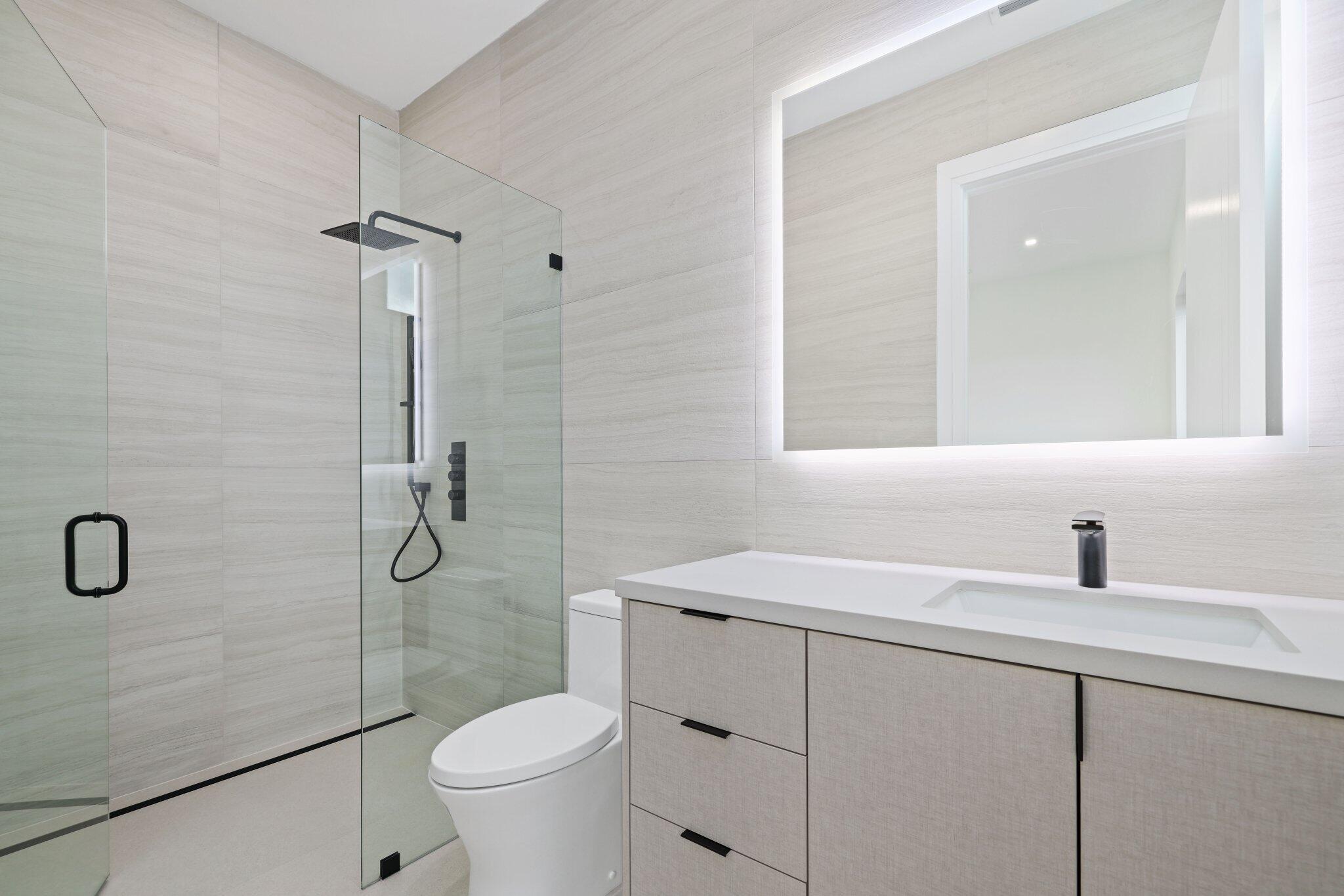 KINGS COURT - Residential