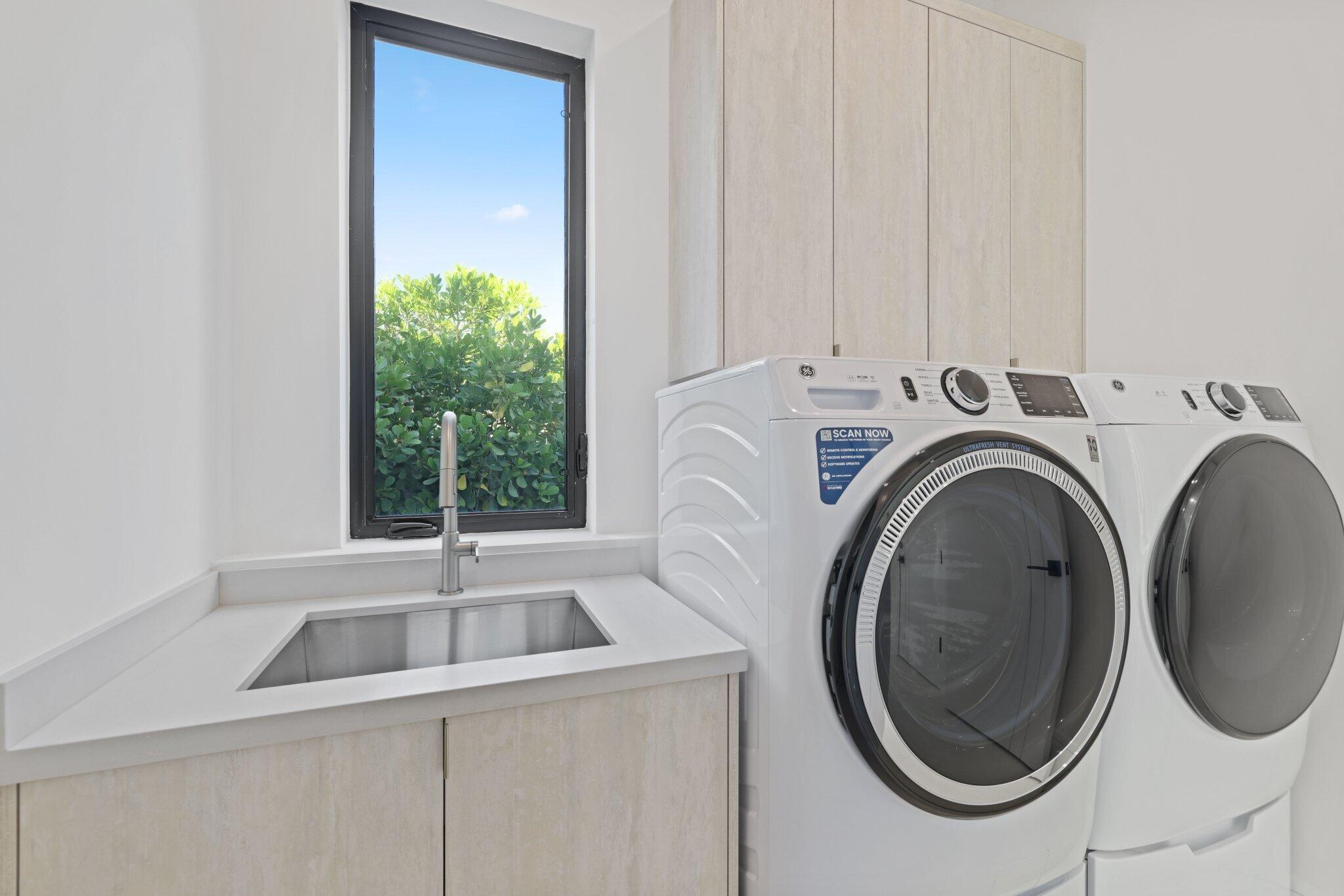 KINGS COURT - Residential