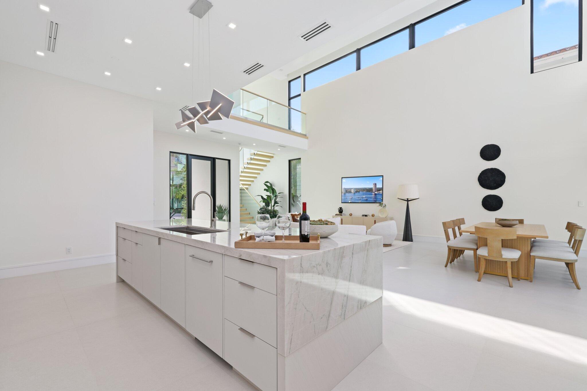 KINGS COURT - Residential