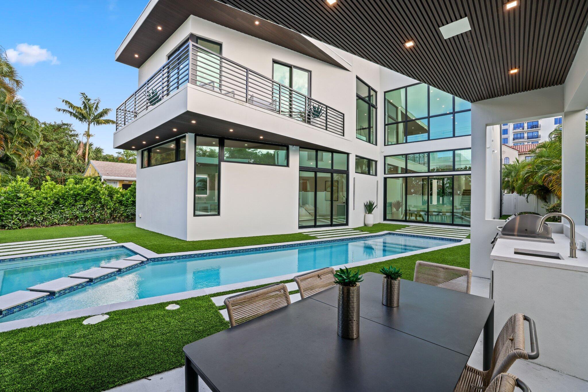 KINGS COURT - Residential