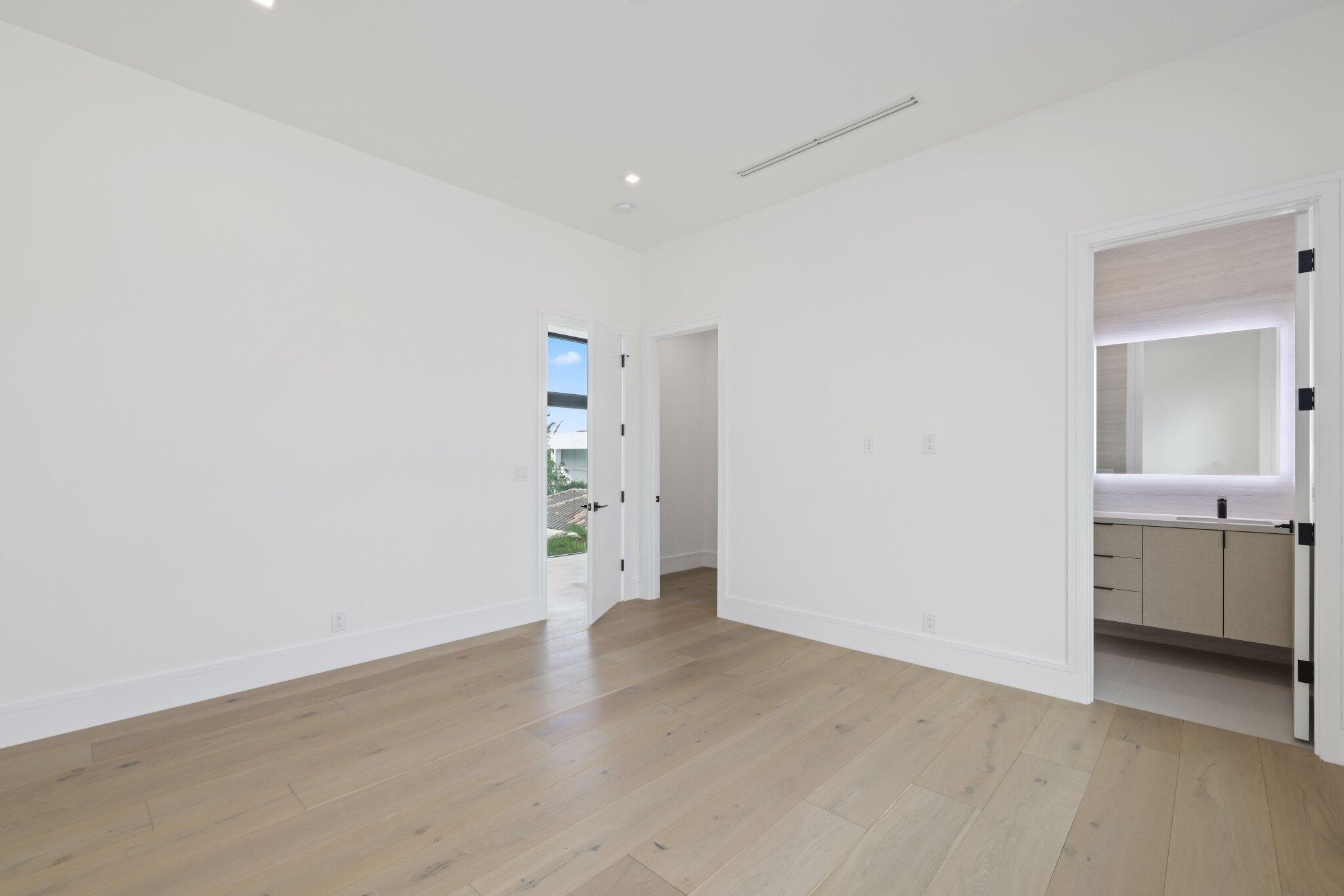 KINGS COURT - Residential