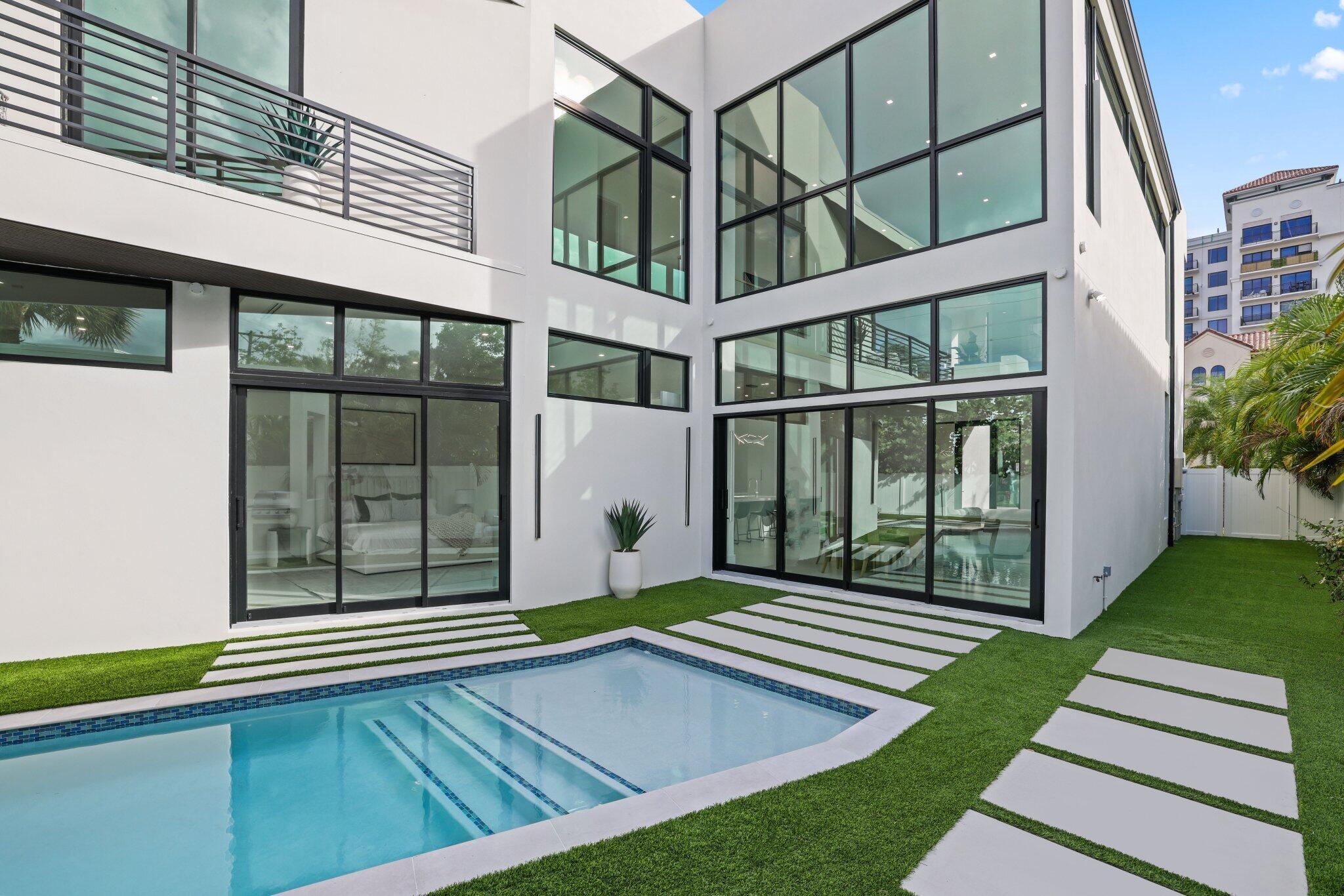 KINGS COURT - Residential