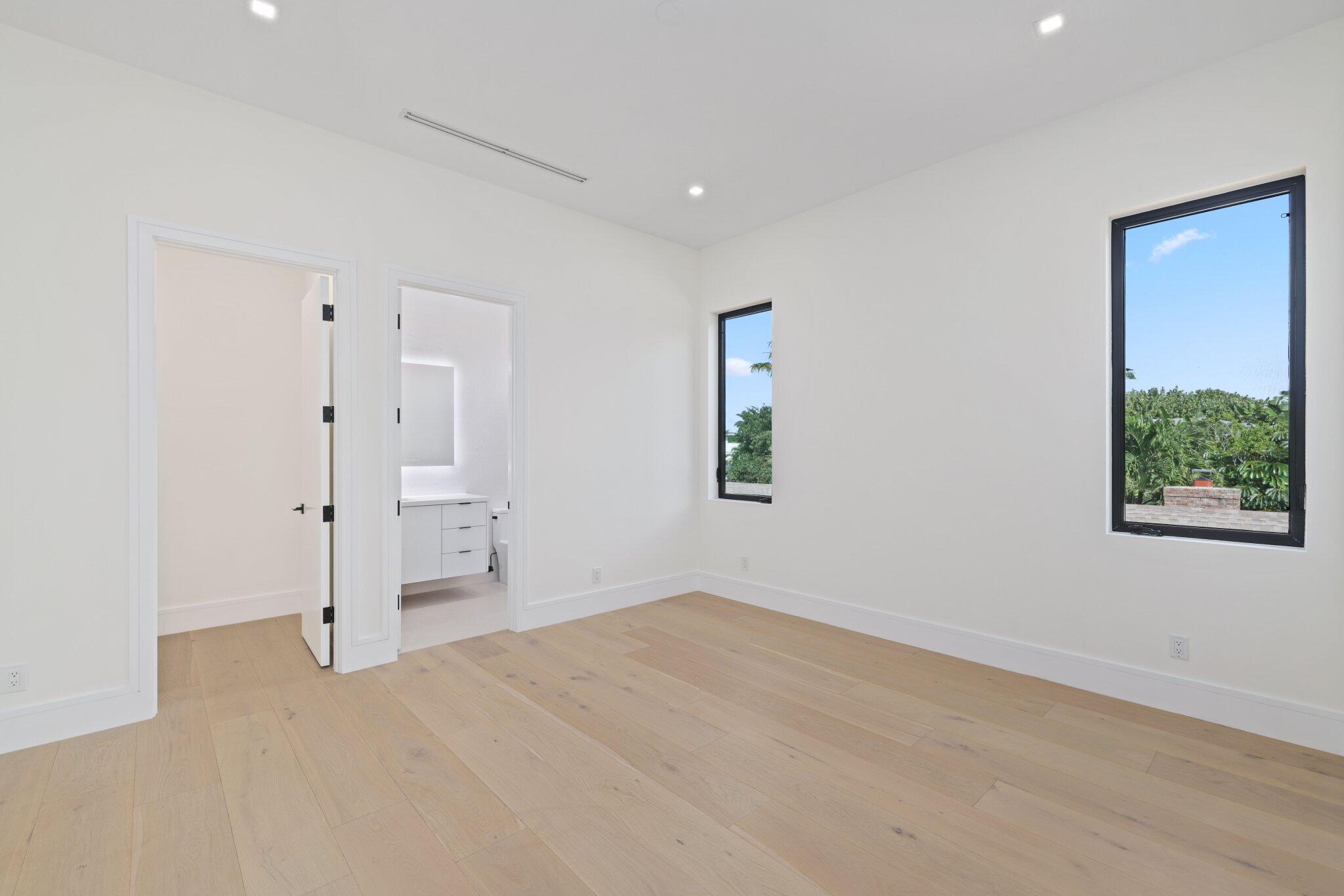 KINGS COURT - Residential