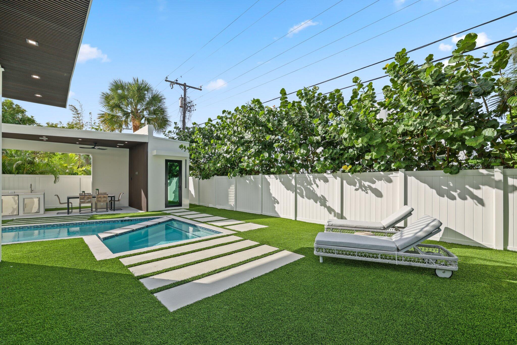 KINGS COURT - Residential