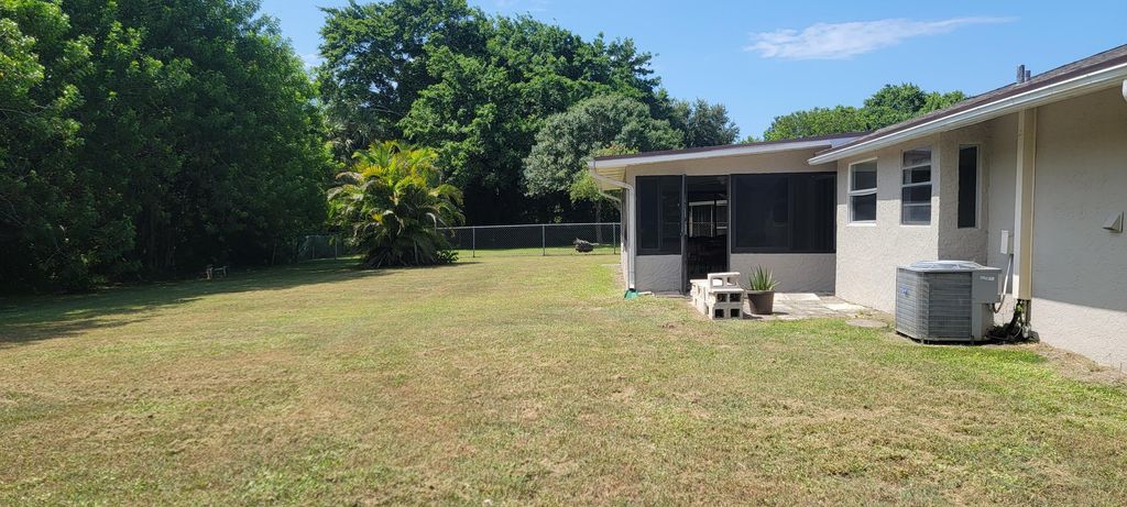 Photo of 1502 SE Hearne Court, Port Saint Lucie, FL 34952 (MLS # R11167703)