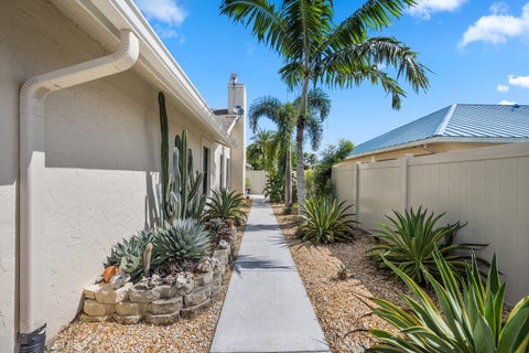 Tiny photo for 1991 Lynton Circle, Wellington, FL 33414 (MLS # B26080575)