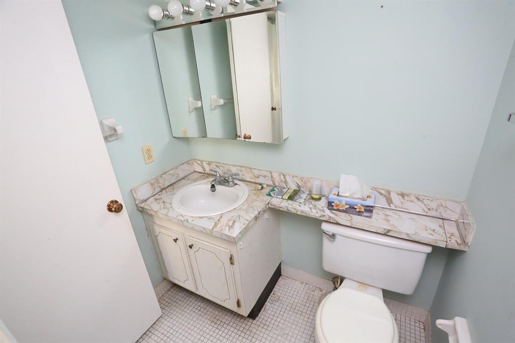 REGAL PALMS REGENT CONDO - Residential