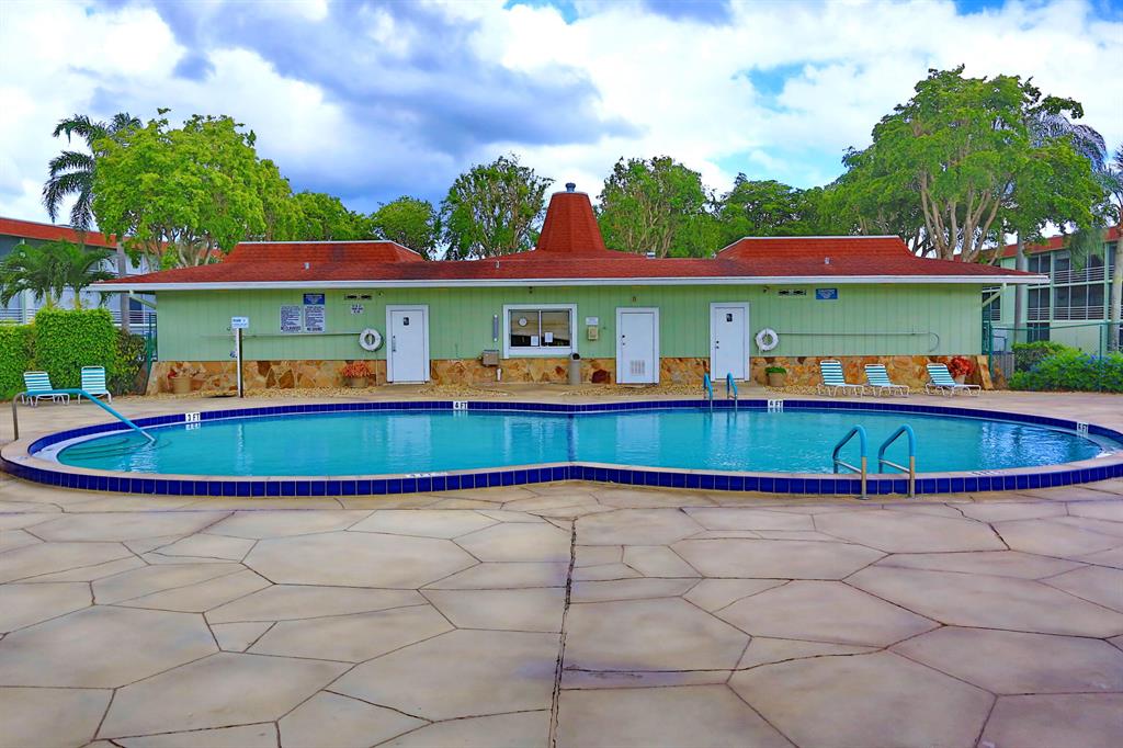 REGAL PALMS REGENT CONDO - Residential