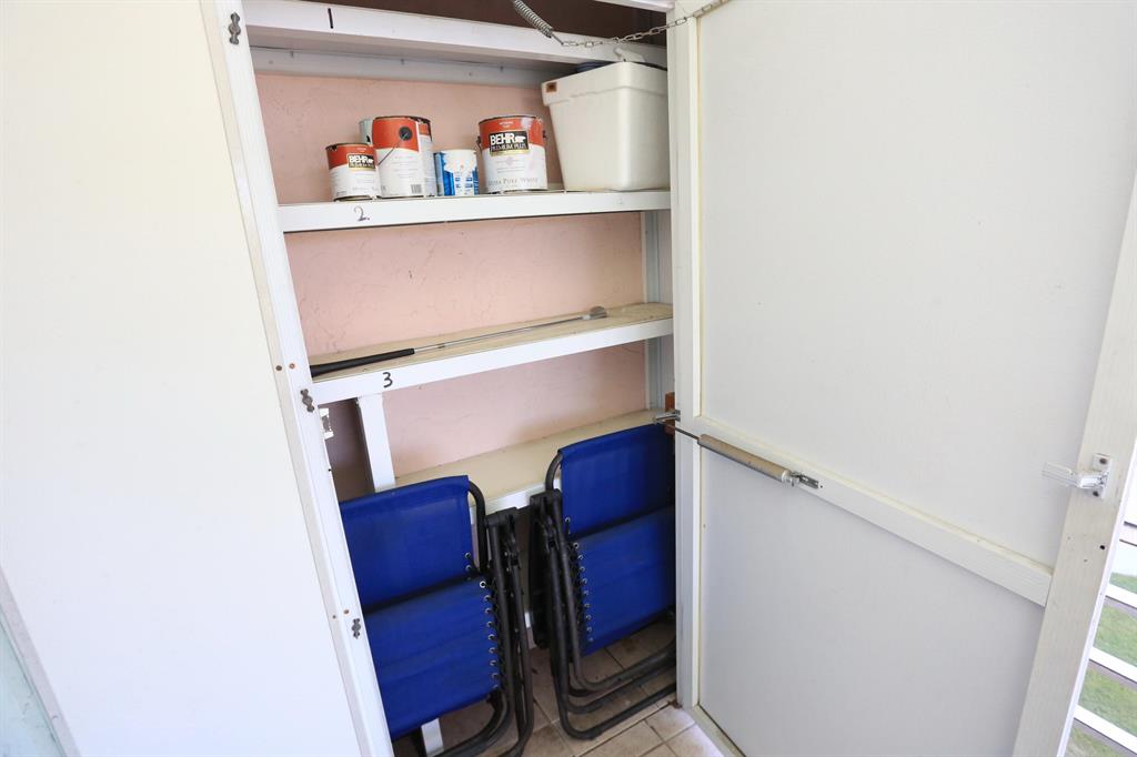 REGAL PALMS REGENT CONDO - Residential