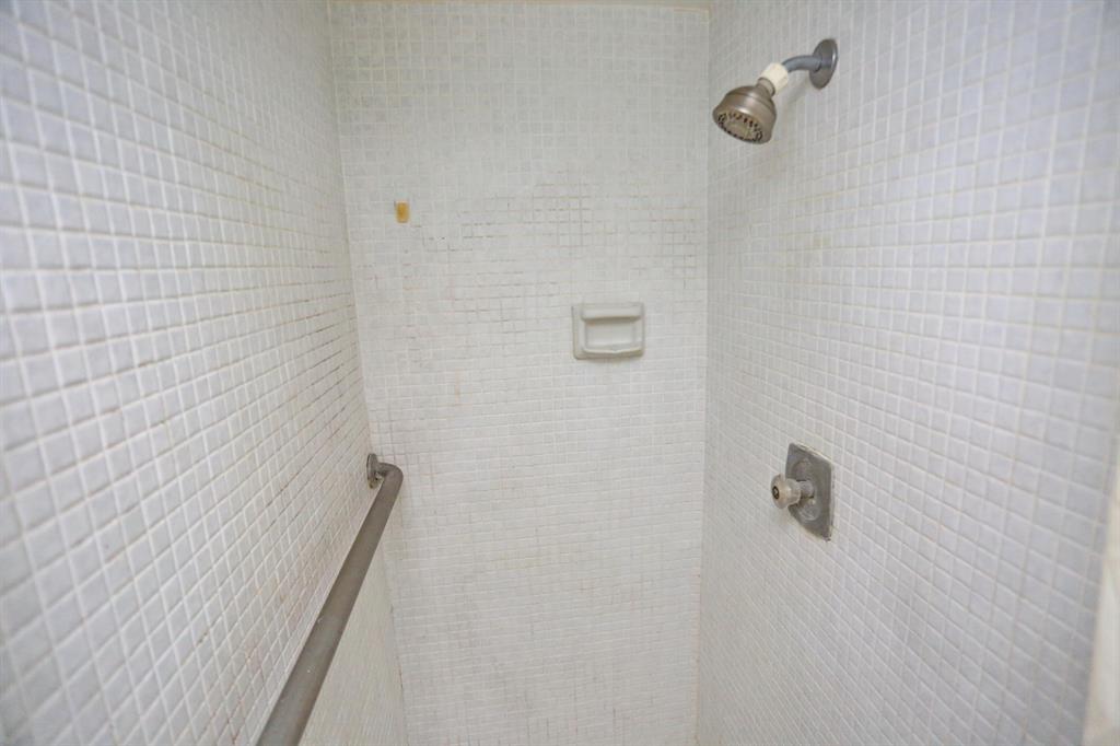 REGAL PALMS REGENT CONDO - Residential