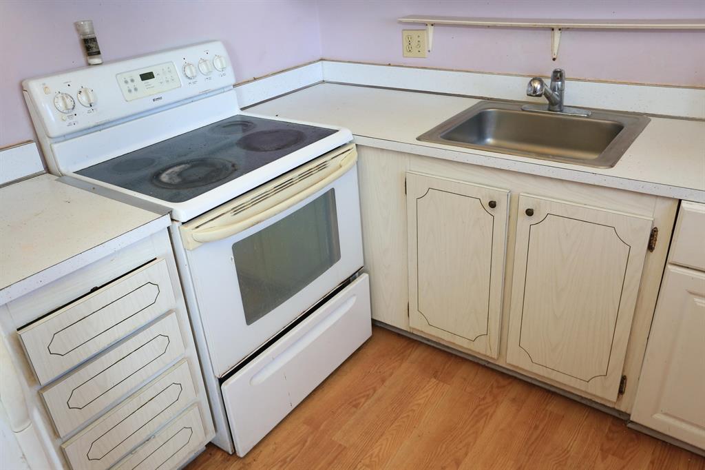 REGAL PALMS REGENT CONDO - Residential