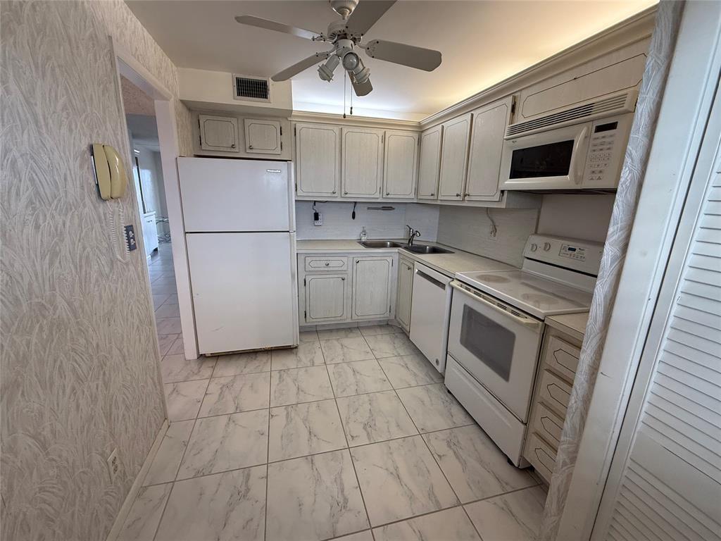 Hillsboro Cove - Residential