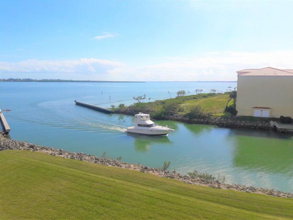 Photo of 4 Harbour Isle Drive E #Ph-4, Fort Pierce, FL 34949 (MLS # R11159333)