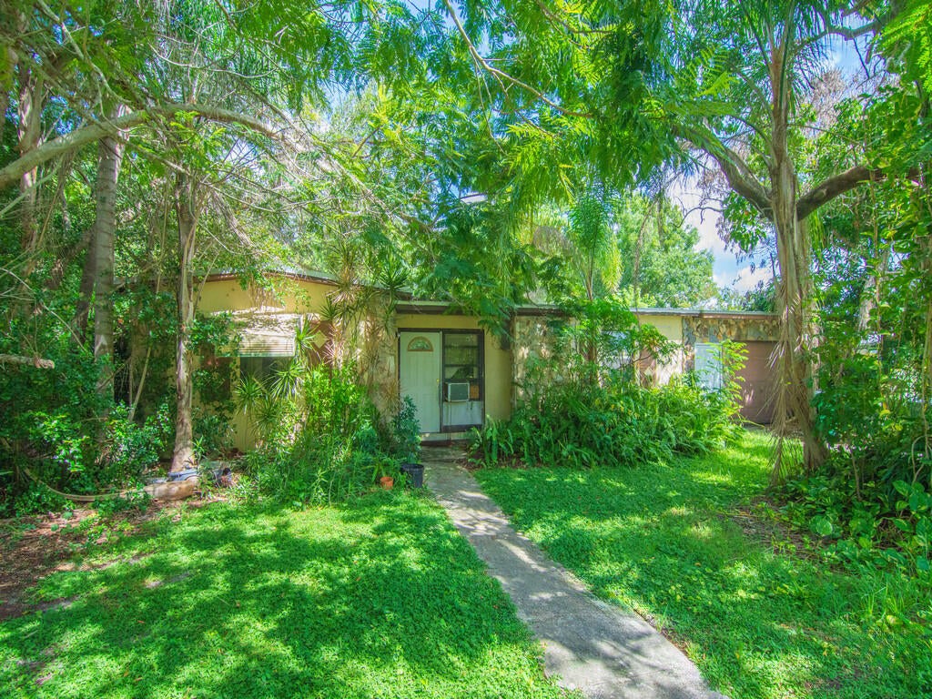 Photo of 490 Sandia Avenue, Port Saint Lucie, FL 34983 (MLS # B26068931)