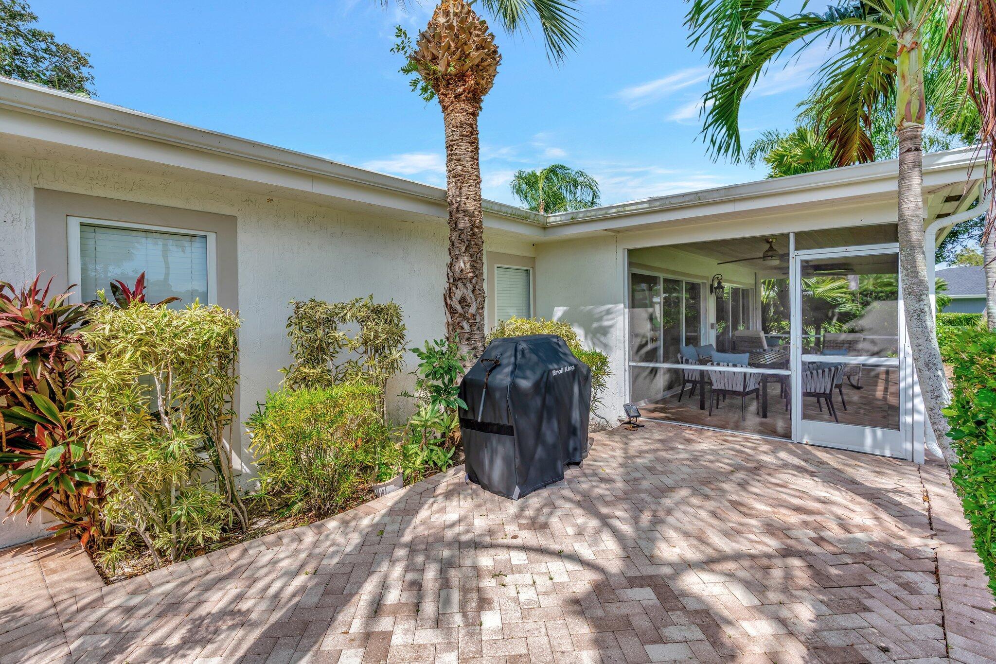 EASTPOINTE COUNTRY CLUB 3 - Residential Lease