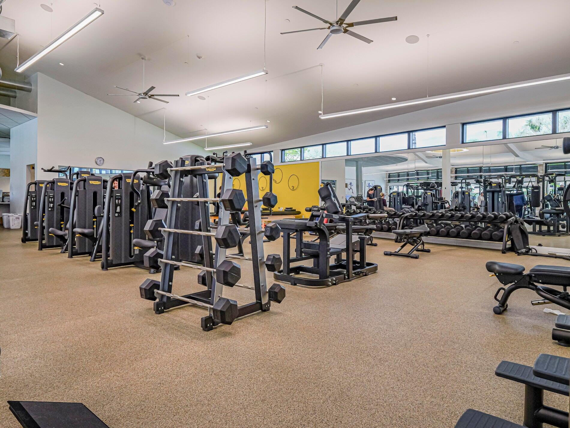 EASTPOINTE COUNTRY CLUB 3 - Residential Lease