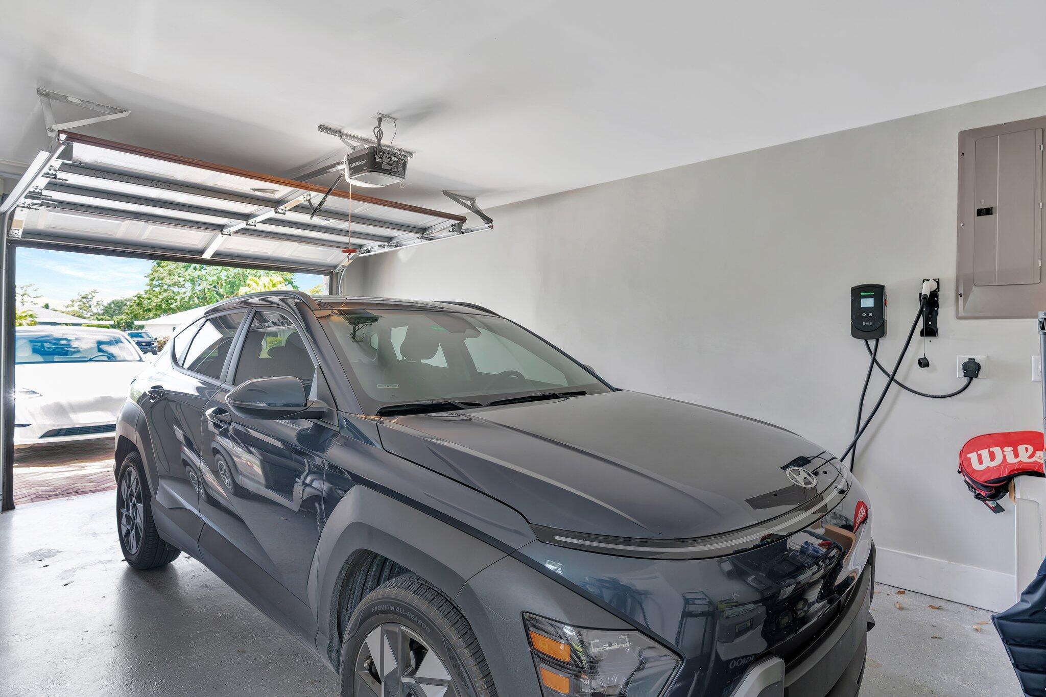 EASTPOINTE COUNTRY CLUB 3 - Residential Lease