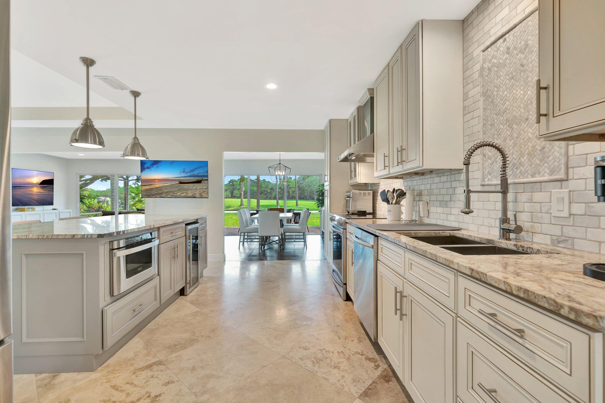 EASTPOINTE COUNTRY CLUB 3 - Residential Lease