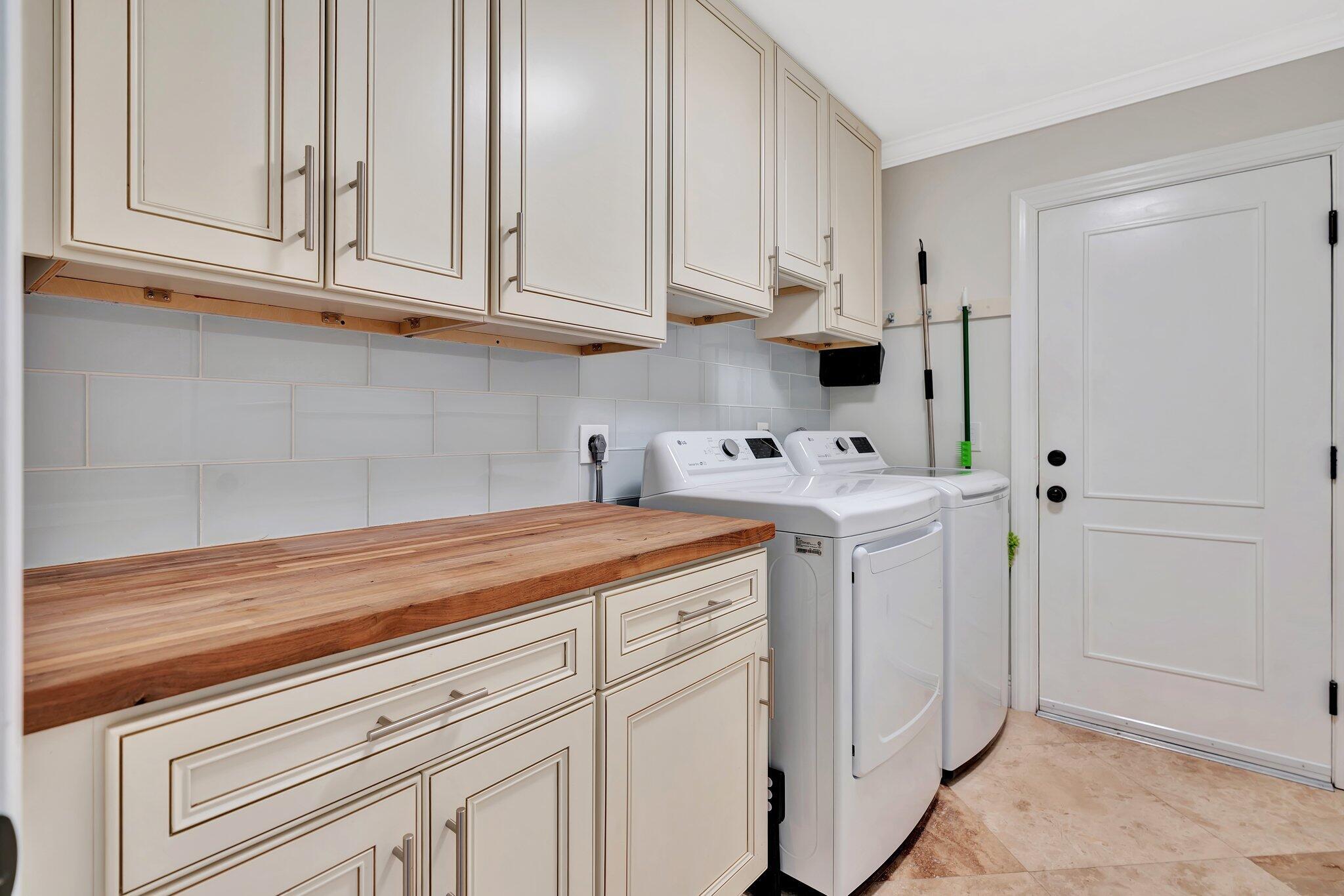 EASTPOINTE COUNTRY CLUB 3 - Residential Lease