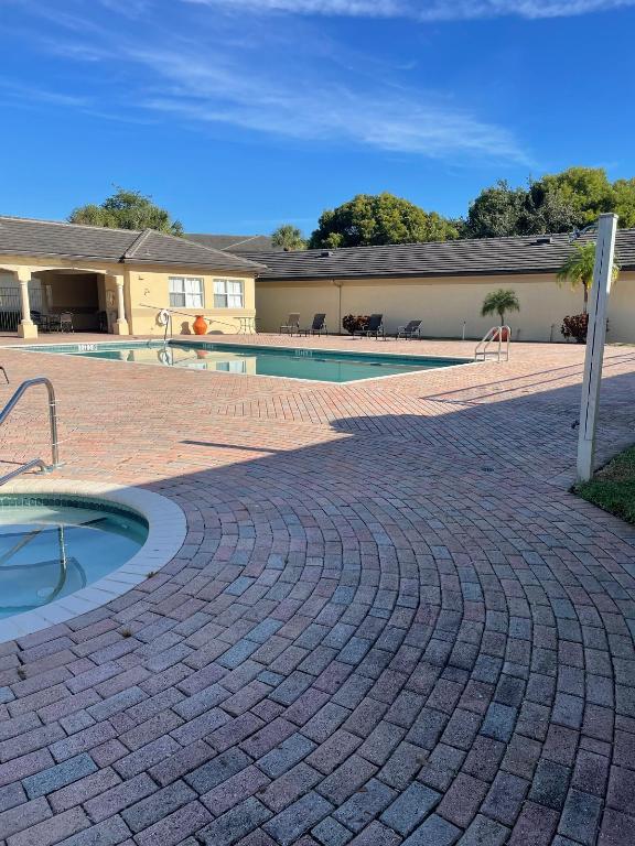 ARISSA PLACE CONDO - Residential