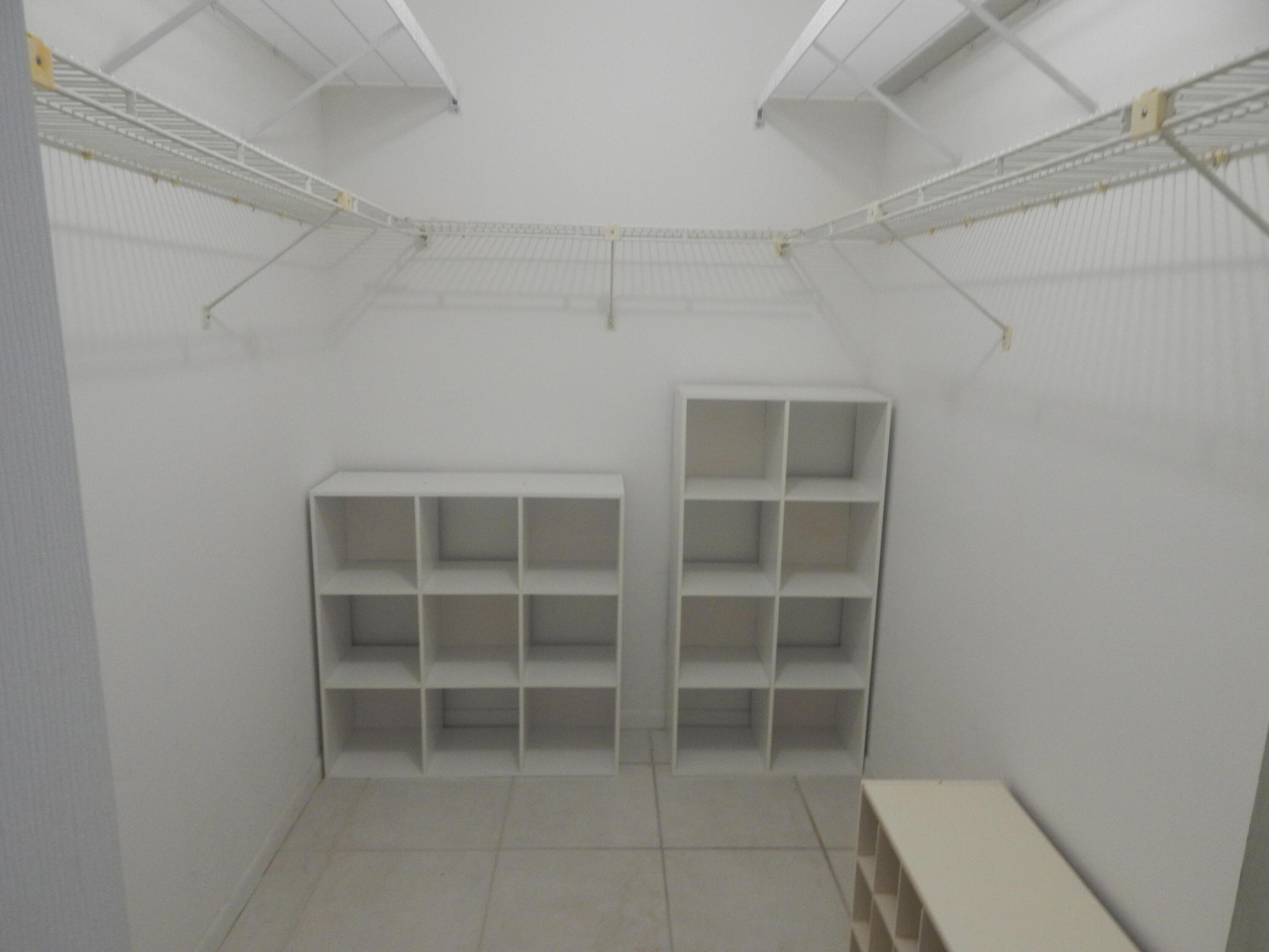 BUTTONWOOD 1 - Residential