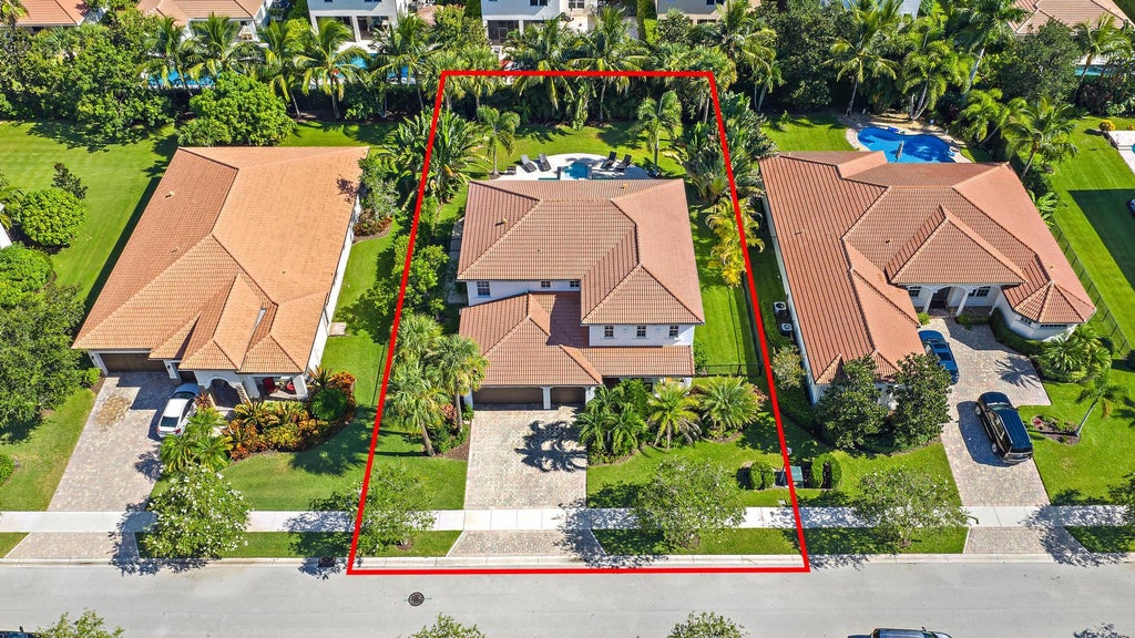 Photo of 111 Manor Circle, Jupiter, FL 33458 (MLS # R11118305)