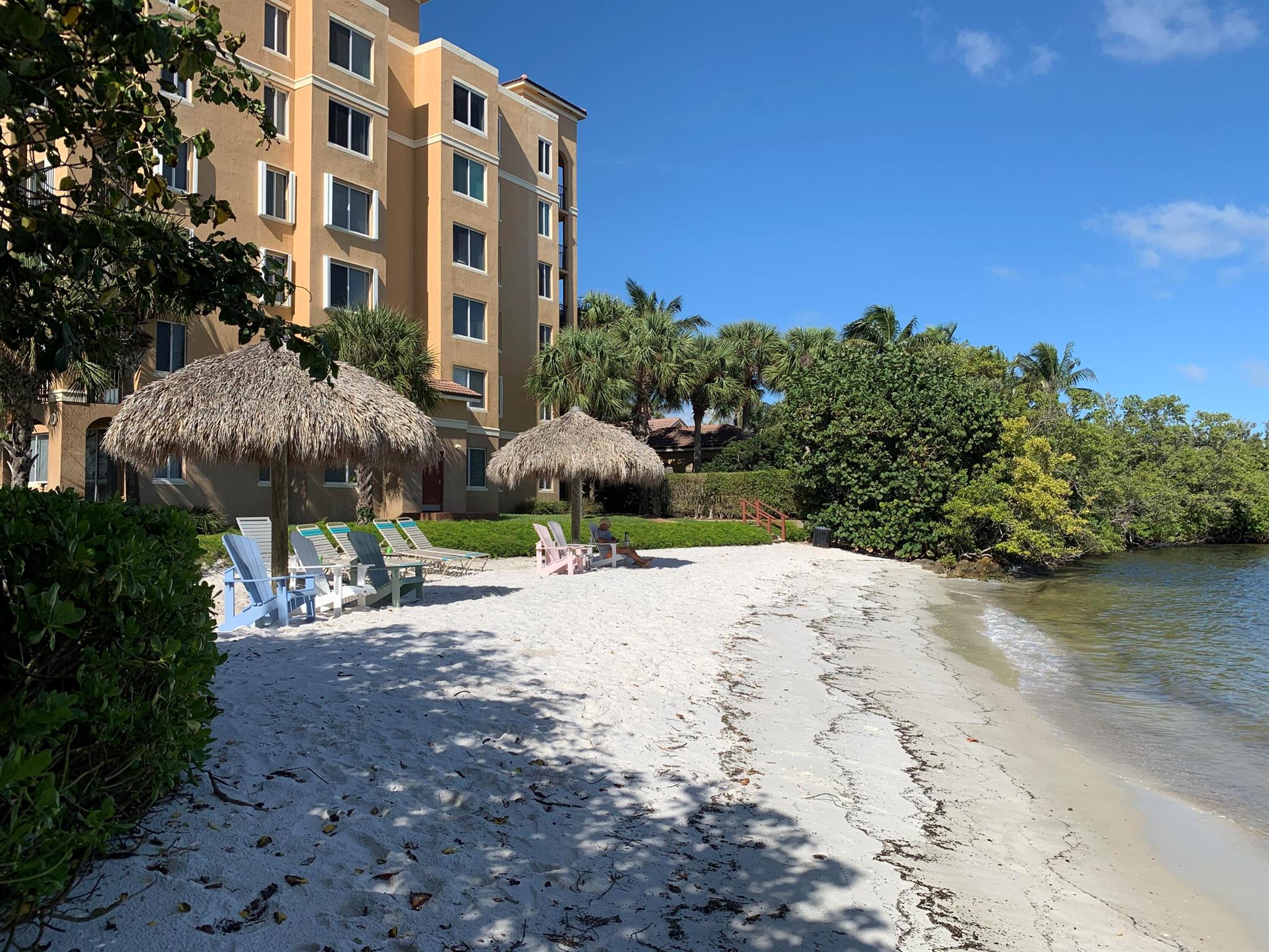 HYPOLUXOS MARINERS CAY CO - Residential