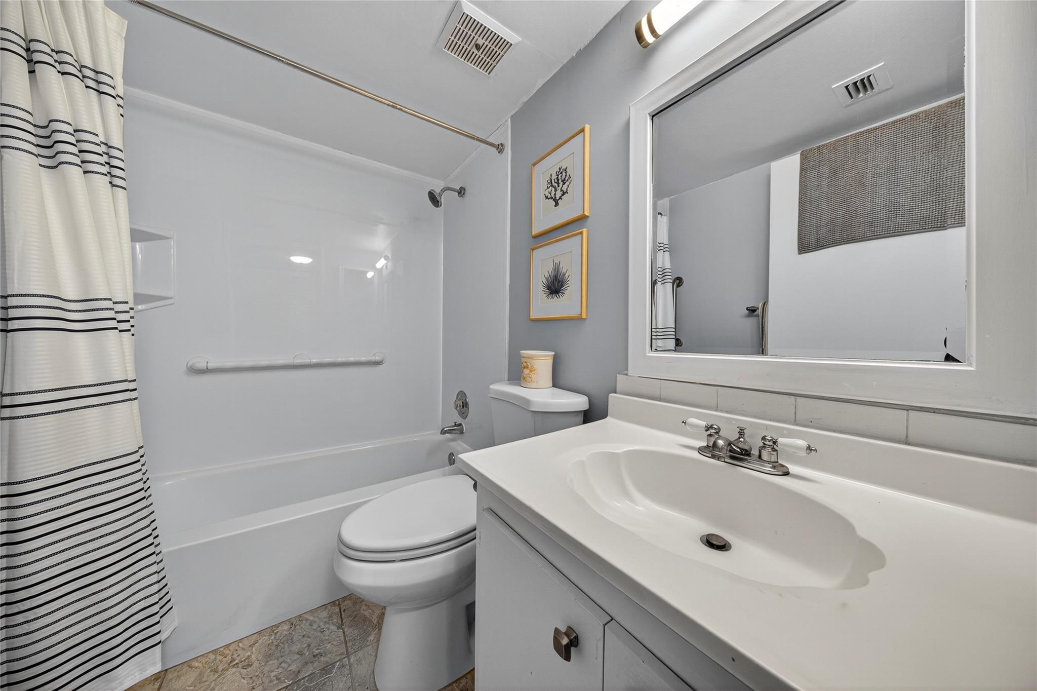 The Seasons Condo - Residential Lease