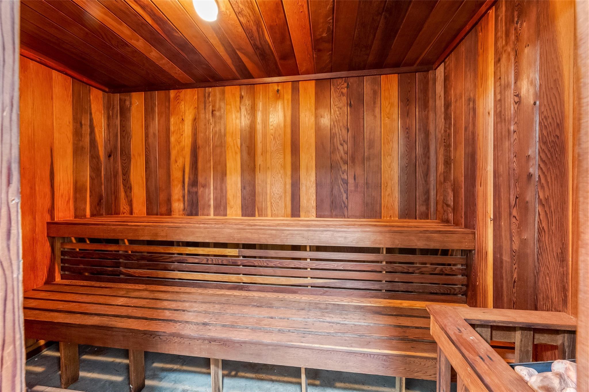 The Seasons Condo - Residential Lease