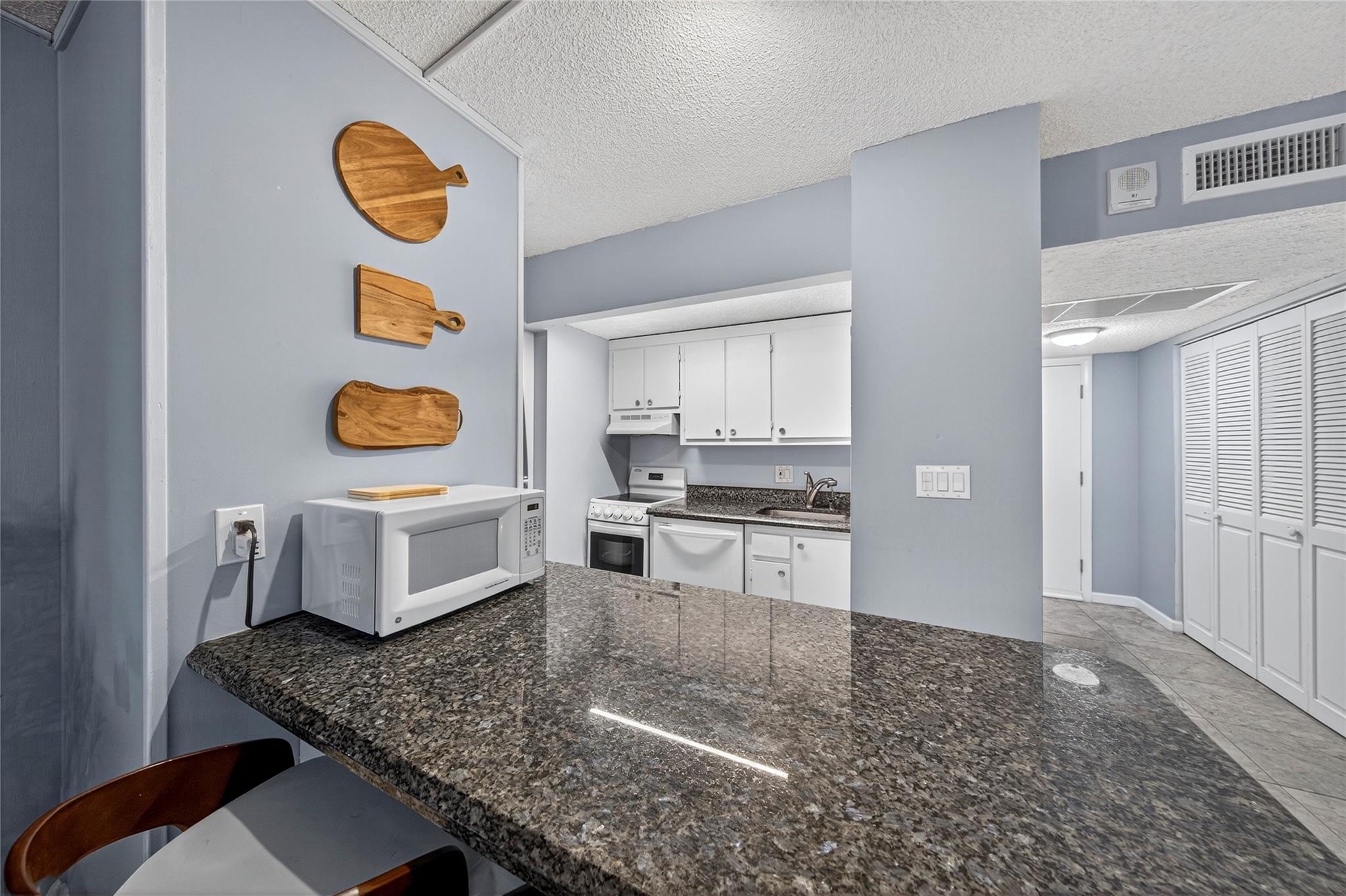 The Seasons Condo - Residential Lease