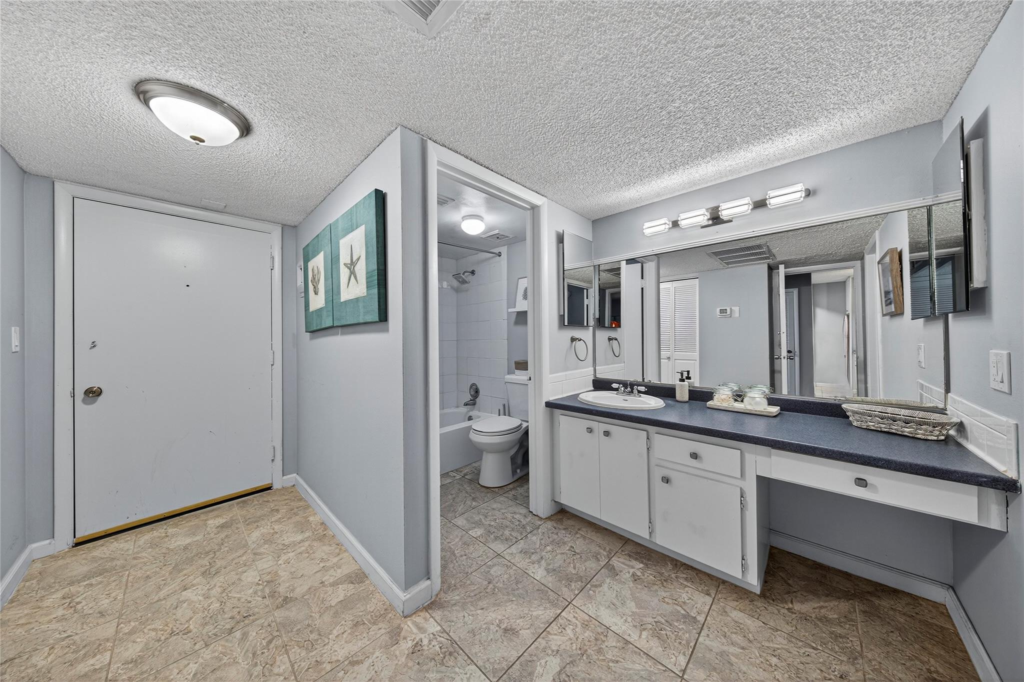 The Seasons Condo - Residential Lease