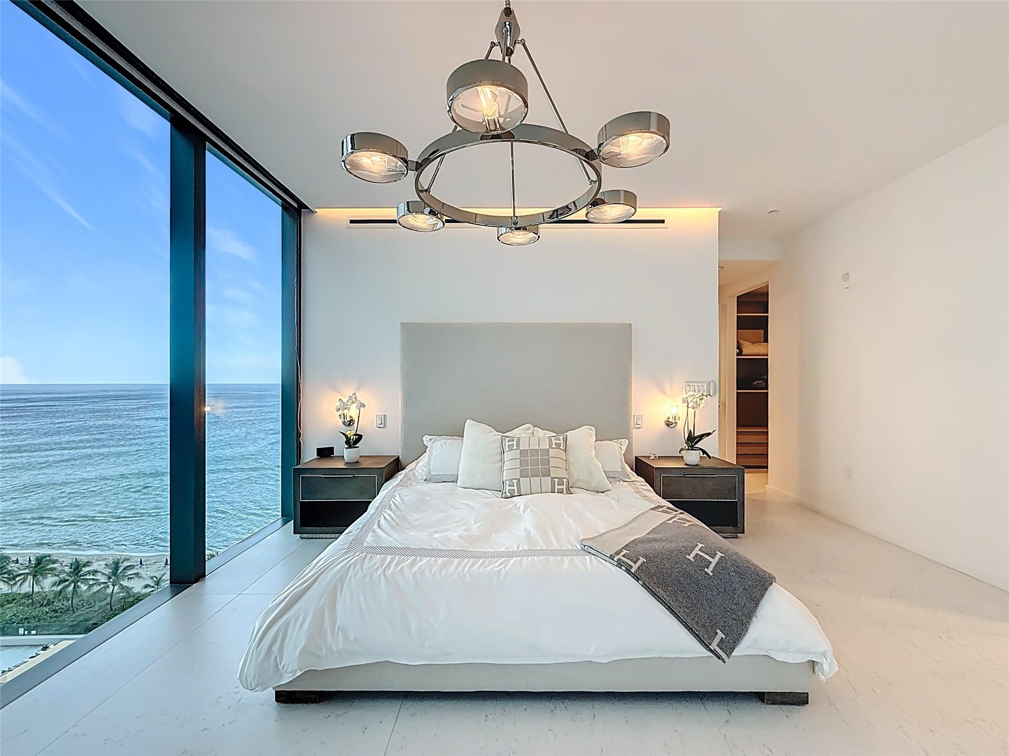 2000 Ocean - Residential