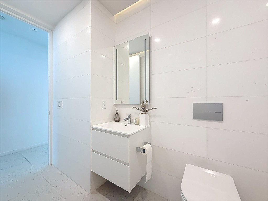 2000 Ocean - Residential