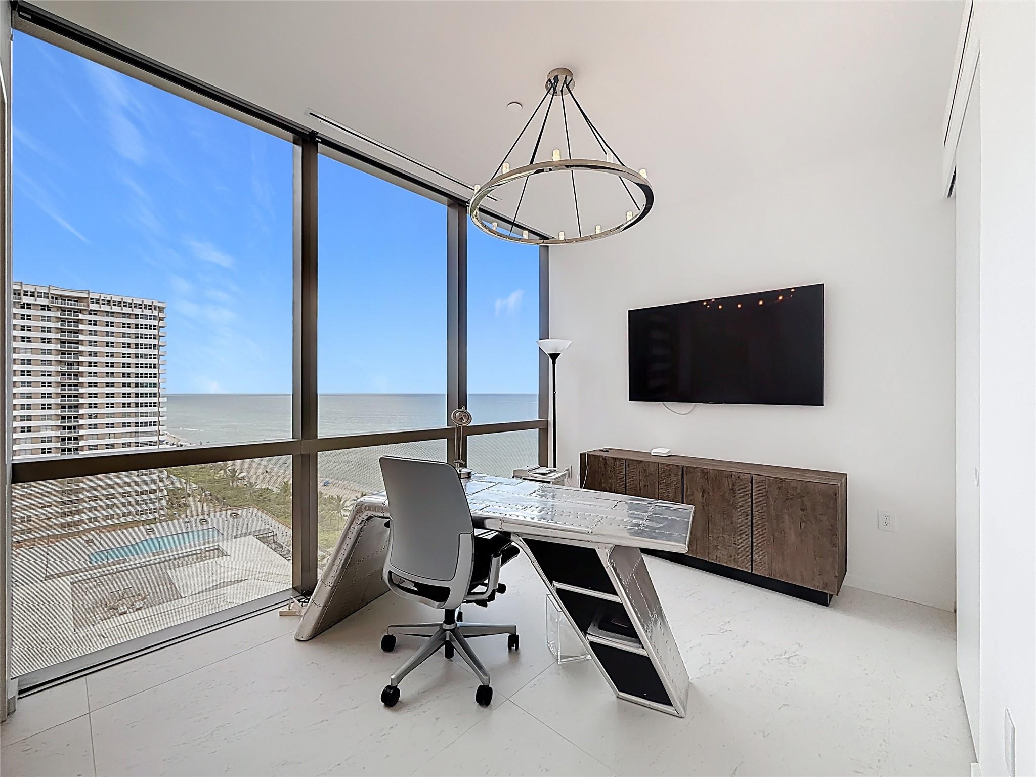 2000 Ocean - Residential