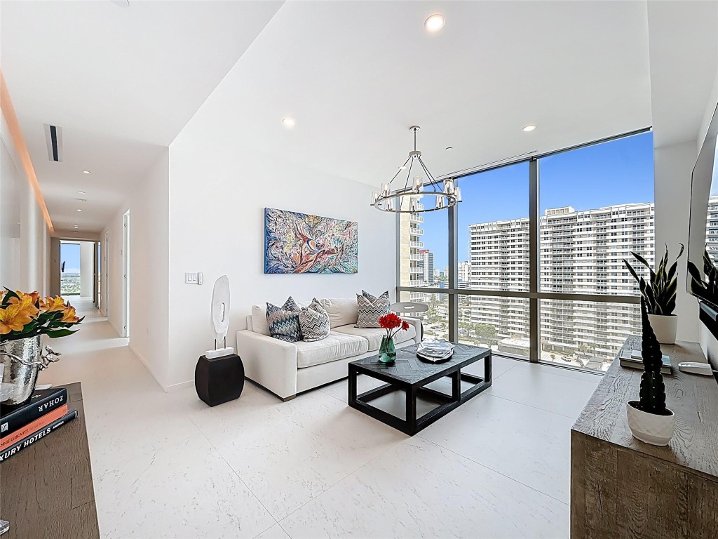 2000 Ocean - Residential