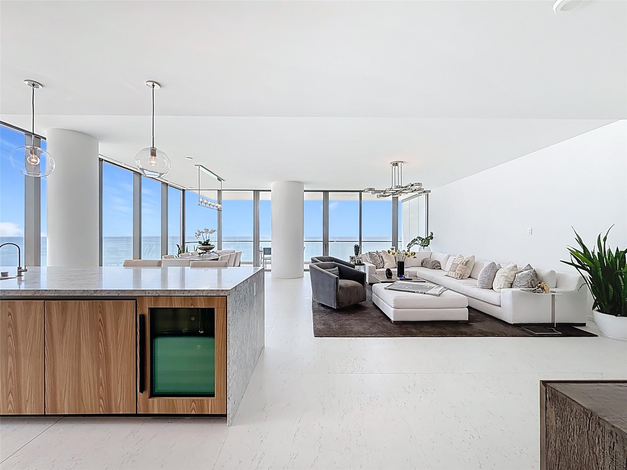 2000 Ocean - Residential