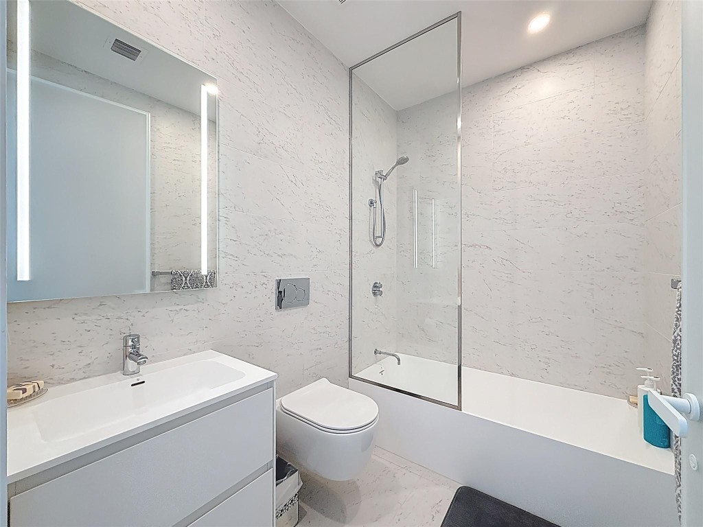 2000 Ocean - Residential