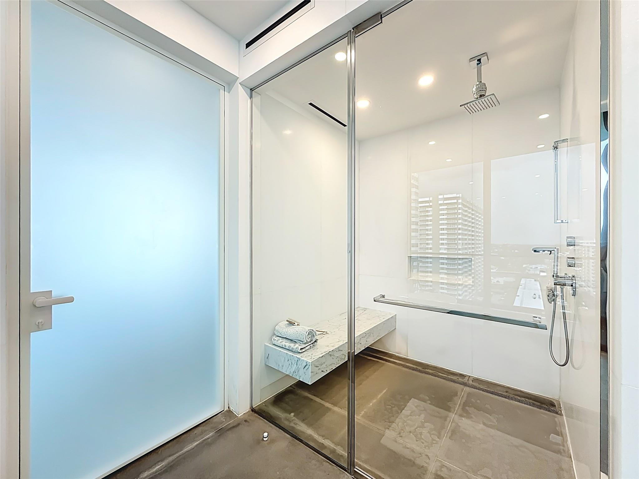 2000 Ocean - Residential