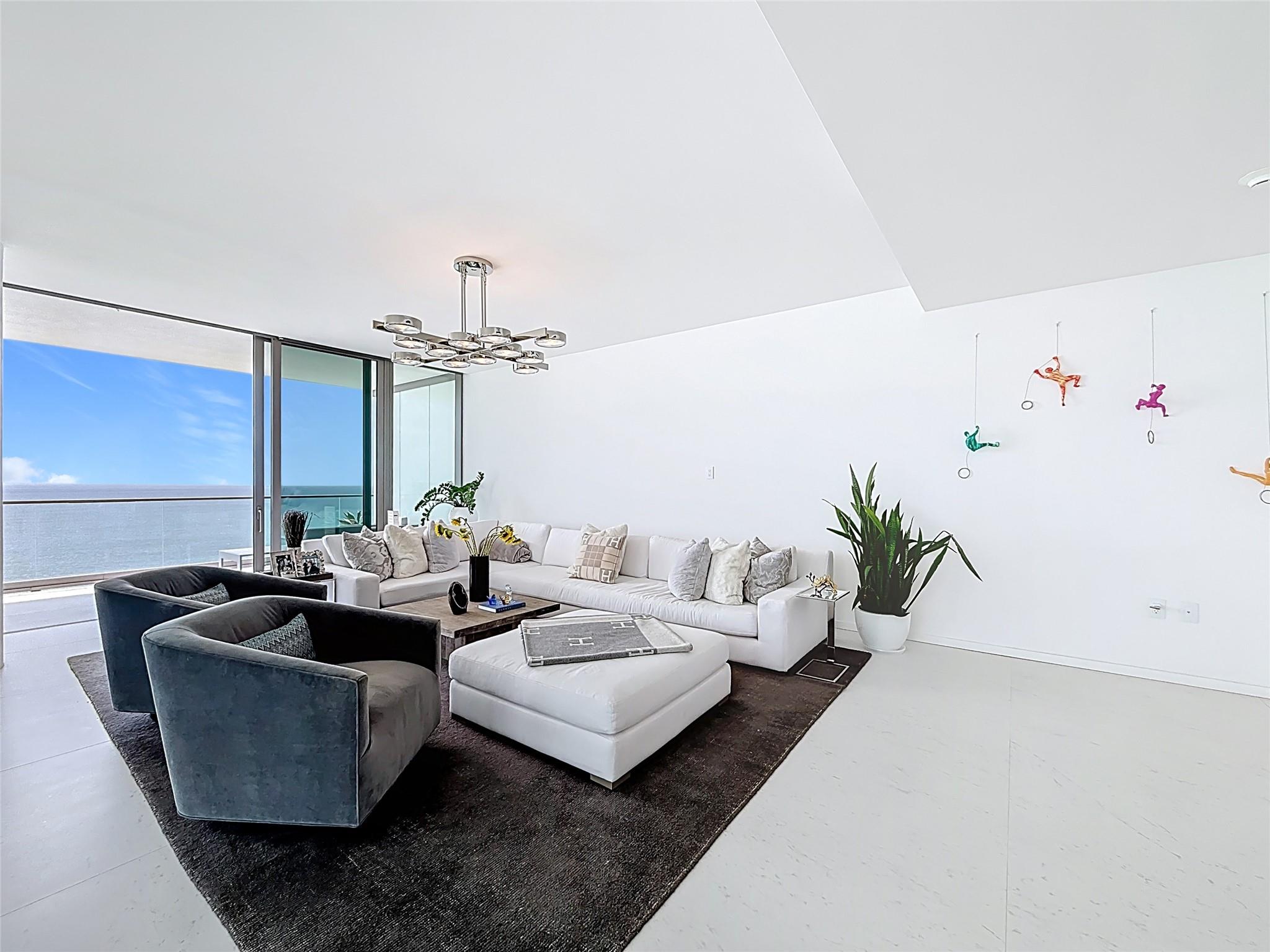 2000 Ocean - Residential