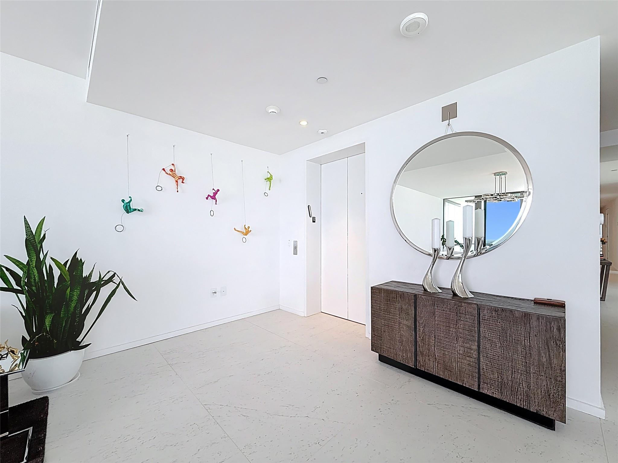 2000 Ocean - Residential