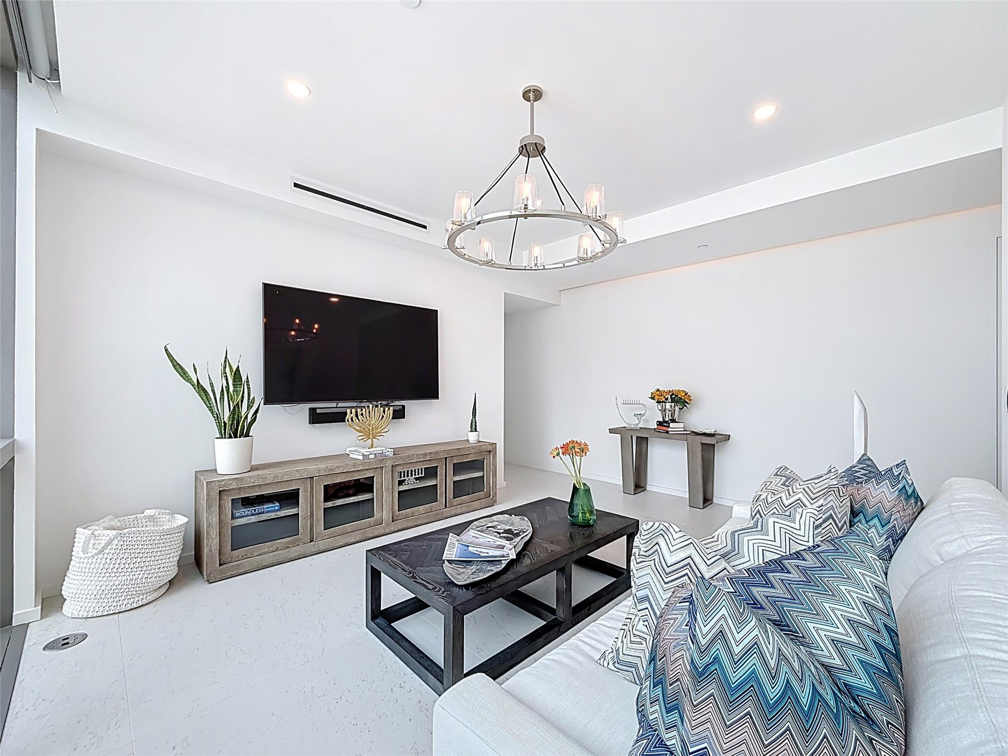 2000 Ocean - Residential