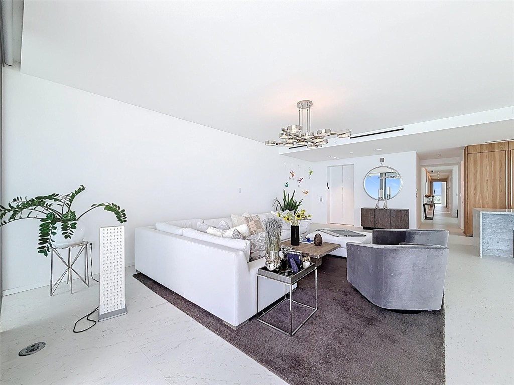 2000 Ocean - Residential