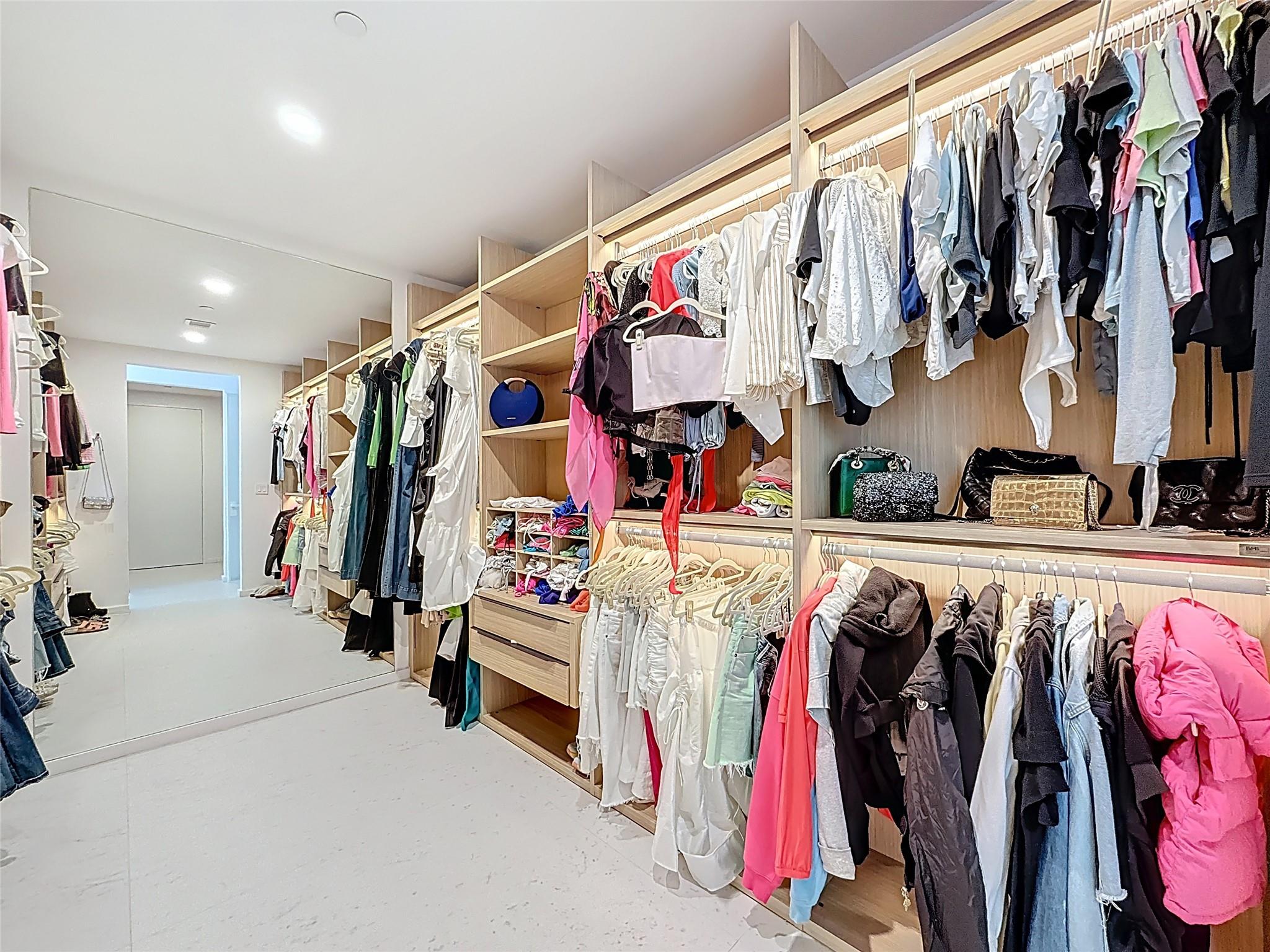 2000 Ocean - Residential